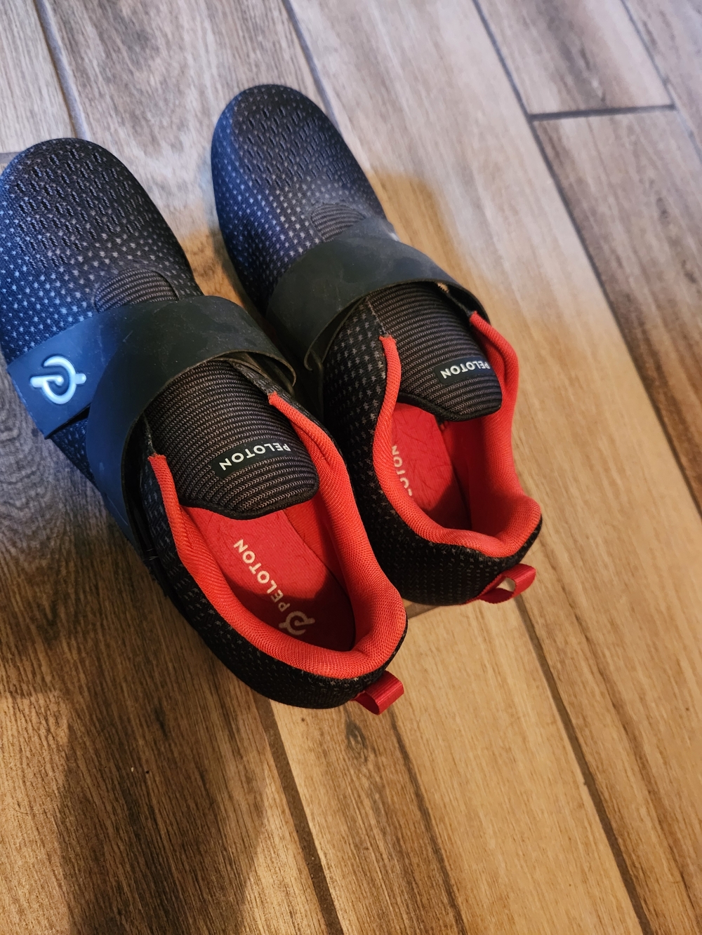 Peloton Black Spin Shoes with Red Lining - Picture 2 of 4